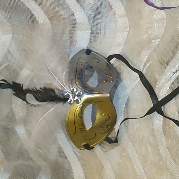 3 BEAUTIFUL MYSTIC Masqurade MASKS - Picture 4 of 8